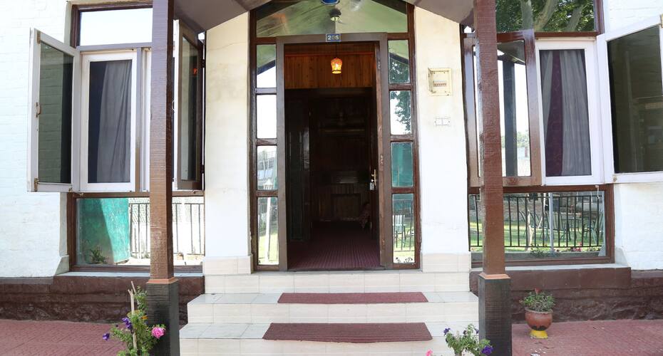 Hotel Royal Residency, Srinagar 5